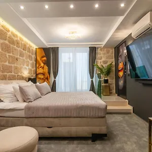 https://vip-gold-room.hotelinzadar.com